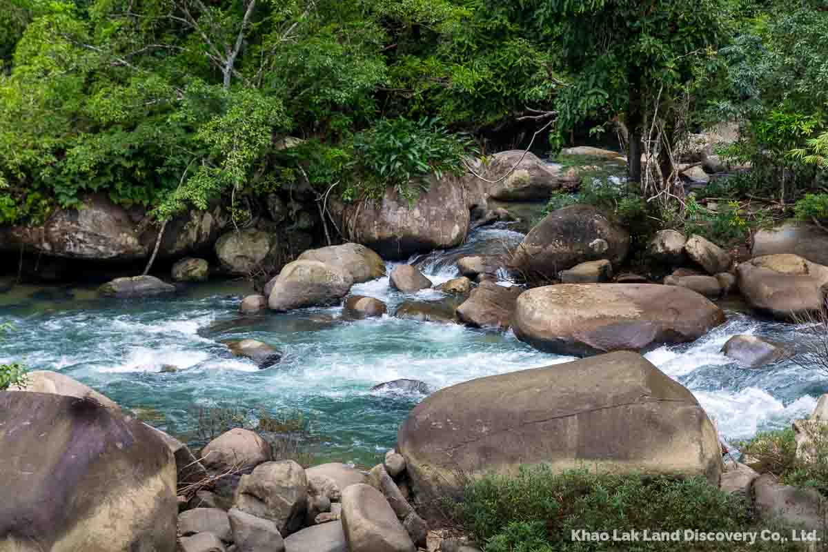 Déjeuner pique-nique et détente à la cascade de Bang Hau Rad
