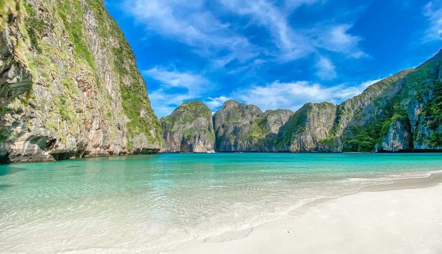 Les Îles Phi Phi Au Départ De Khao Lak — Maya Bay Et Les Falaises Calcaires En Hors-Bord