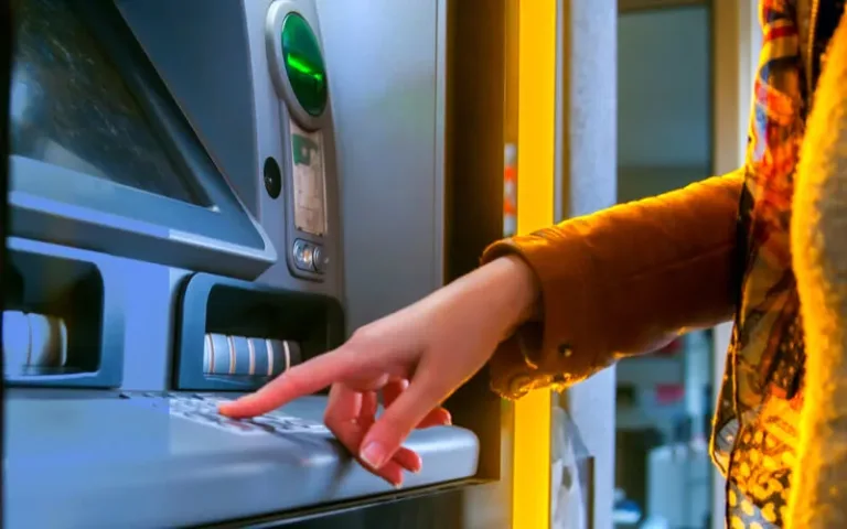 Dinge, die Sie über Geld in Thailand wissen müssen