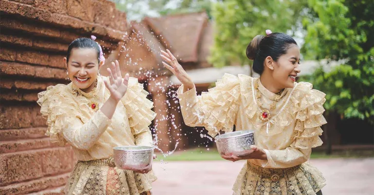 SONGKRAN - THAILÄNDISCHES NEUJAHR