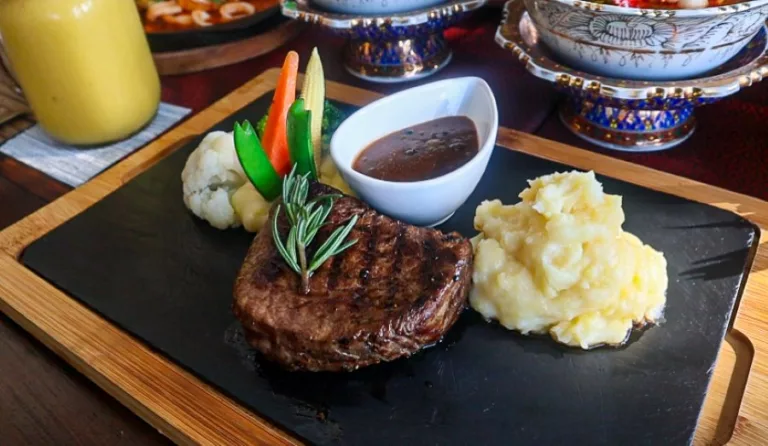 Chang Thong Restaurant - Australia Tenderloin Steak