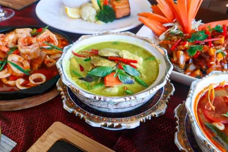 Chang Thong Restaurant - Green Curry with Coconut milk soup