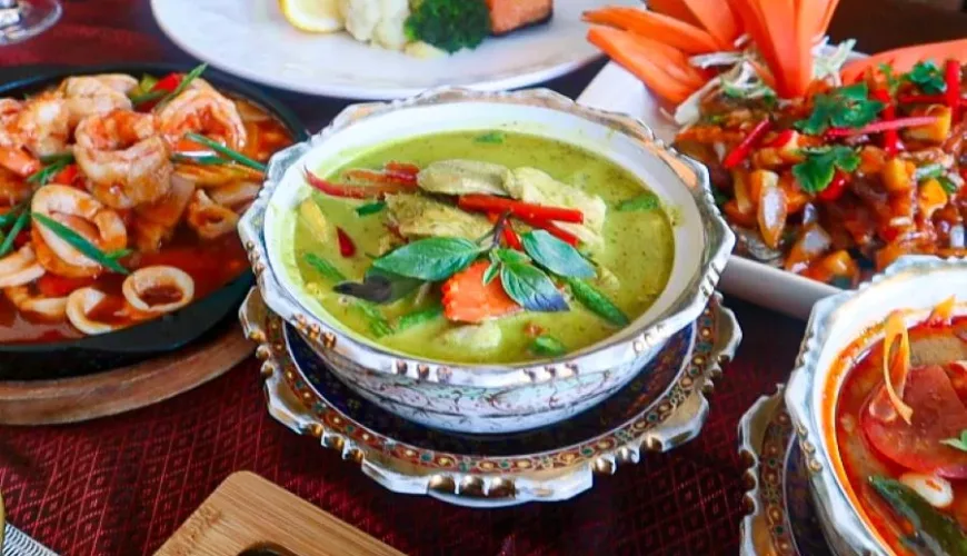 Chang Thong Restaurant - Green Curry with Coconut milk soup