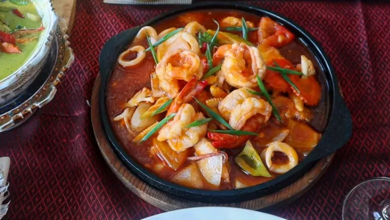 Chang Thong Restaurant Khao Lak - Chang Thong Restaurant Stir Fired Shrimp And Squid Sweet And Sour Jpg Chang Thong Restaurant - Stir Fired Shrimp And Squid Sweet And Sour