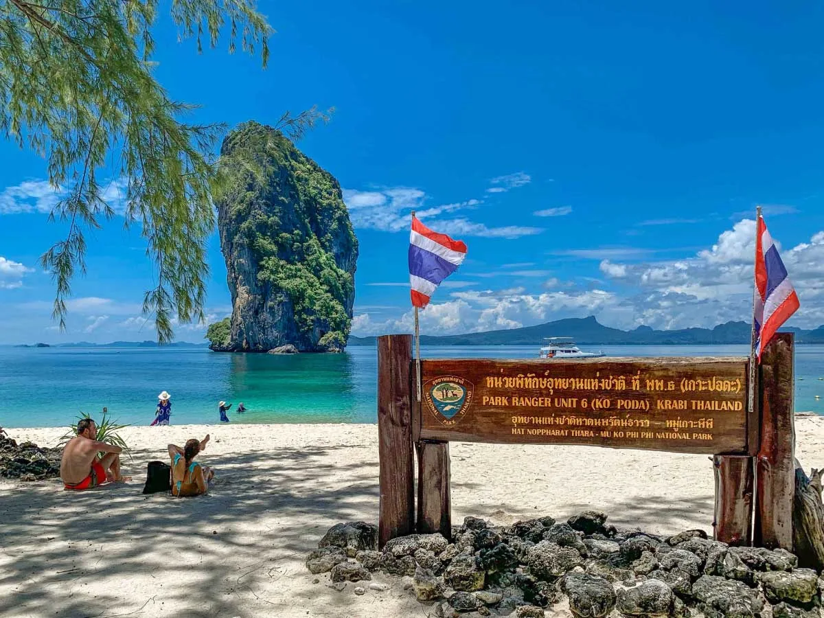 Poda island - Krabi beach