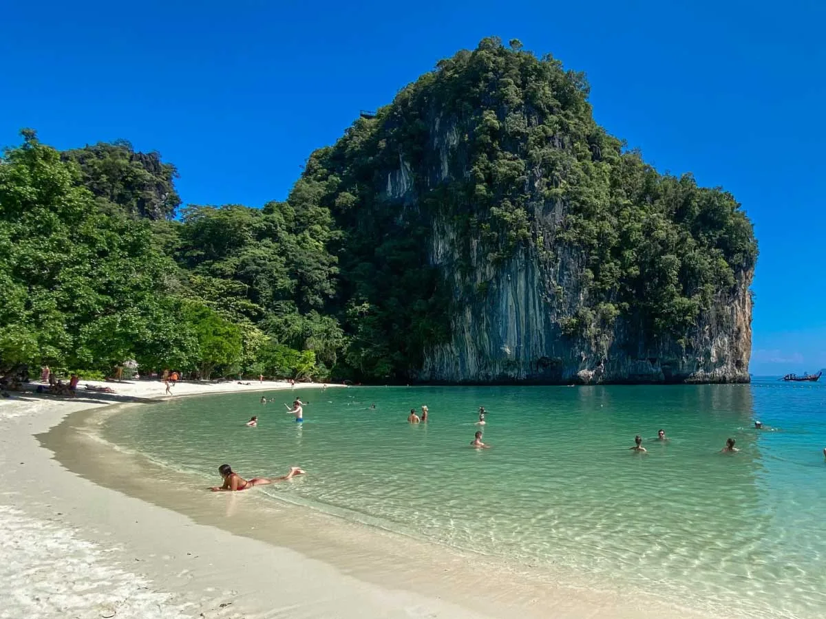 Koh Hong - An Idyllic Setting for Lunch on the Beach!