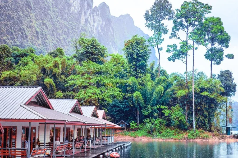Schwimmende Bungalows Am Cheow-Lan-See
