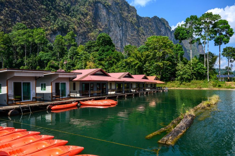 Bungalows Flottants Khao Sok — Aventure Au Lac Cheow Lan