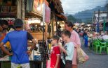 - Marché De Khao Lak