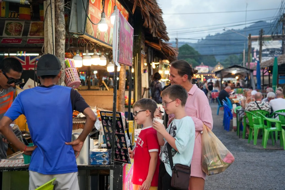 bang niang market khao lak