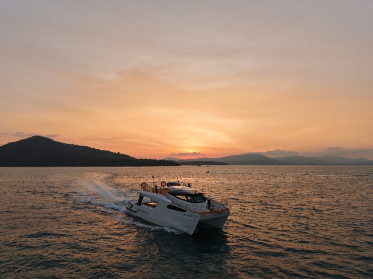 Baie de Phang Nga Excursion au coucher du soleil – Catamaran depuis Khao Lak