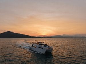 Phang Nga Bucht Sonnenuntergang: Katamaran-Kreuzfahrt ab Khao Lak